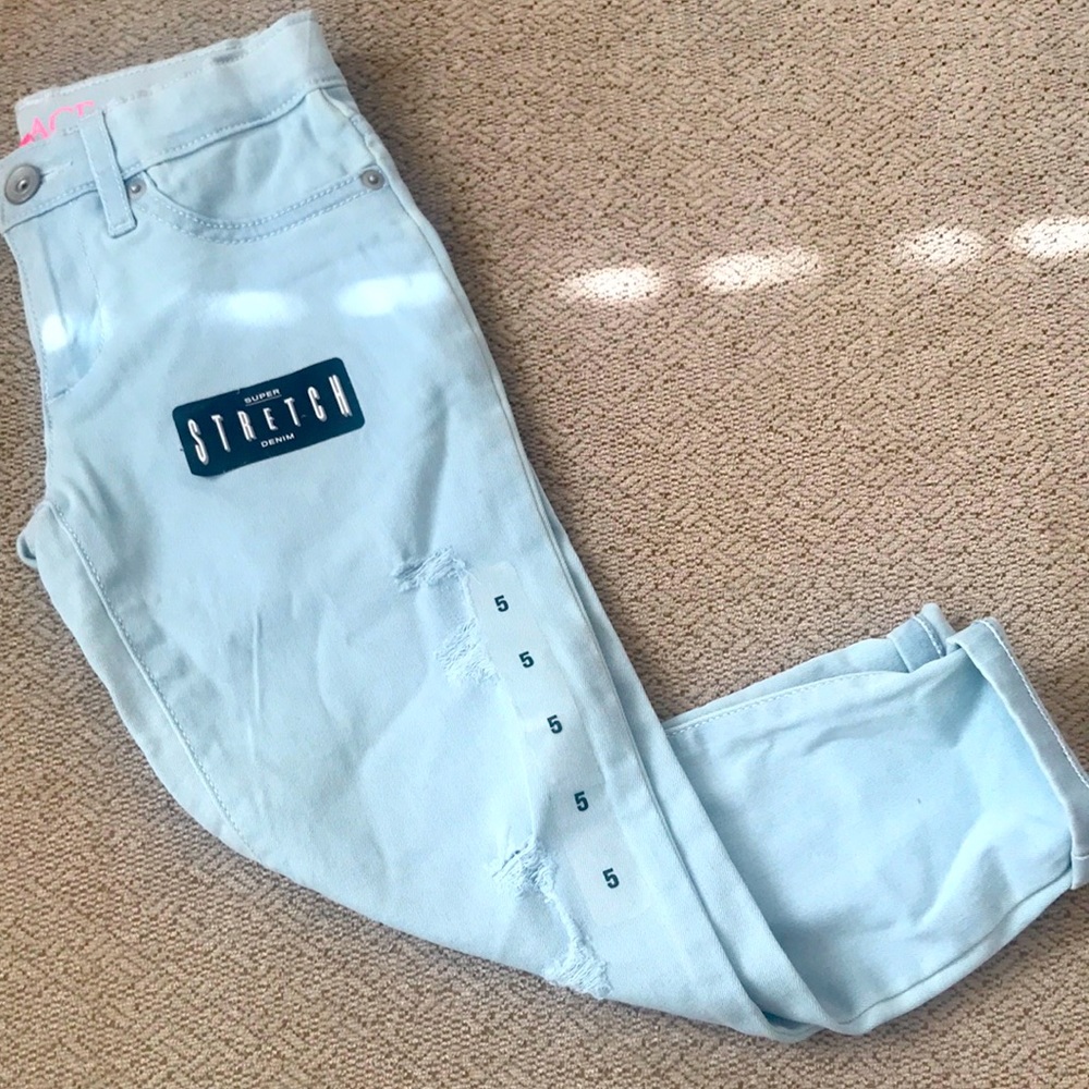 New girl light blue distressed jeggings
